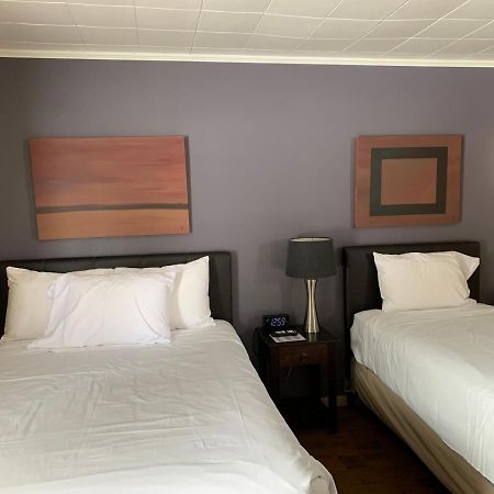 The Triangle Motel Alma Bagian luar foto