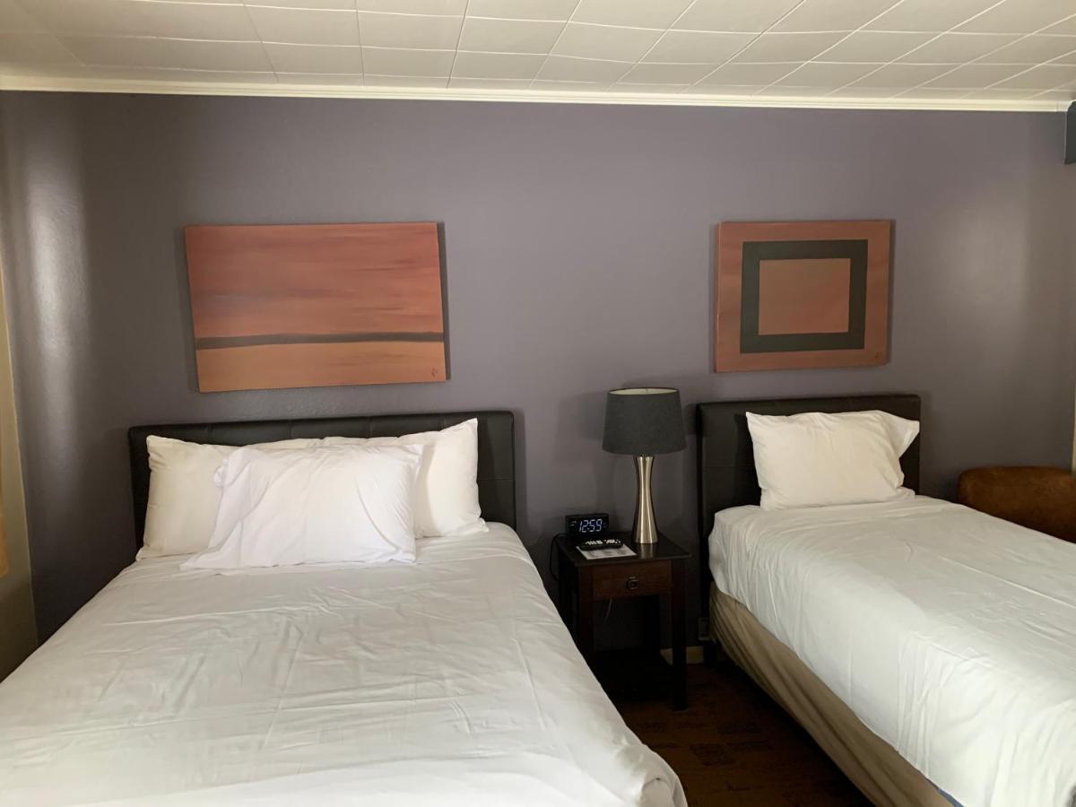 The Triangle Motel Alma Bagian luar foto