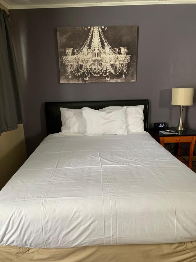 The Triangle Motel Alma Bagian luar foto