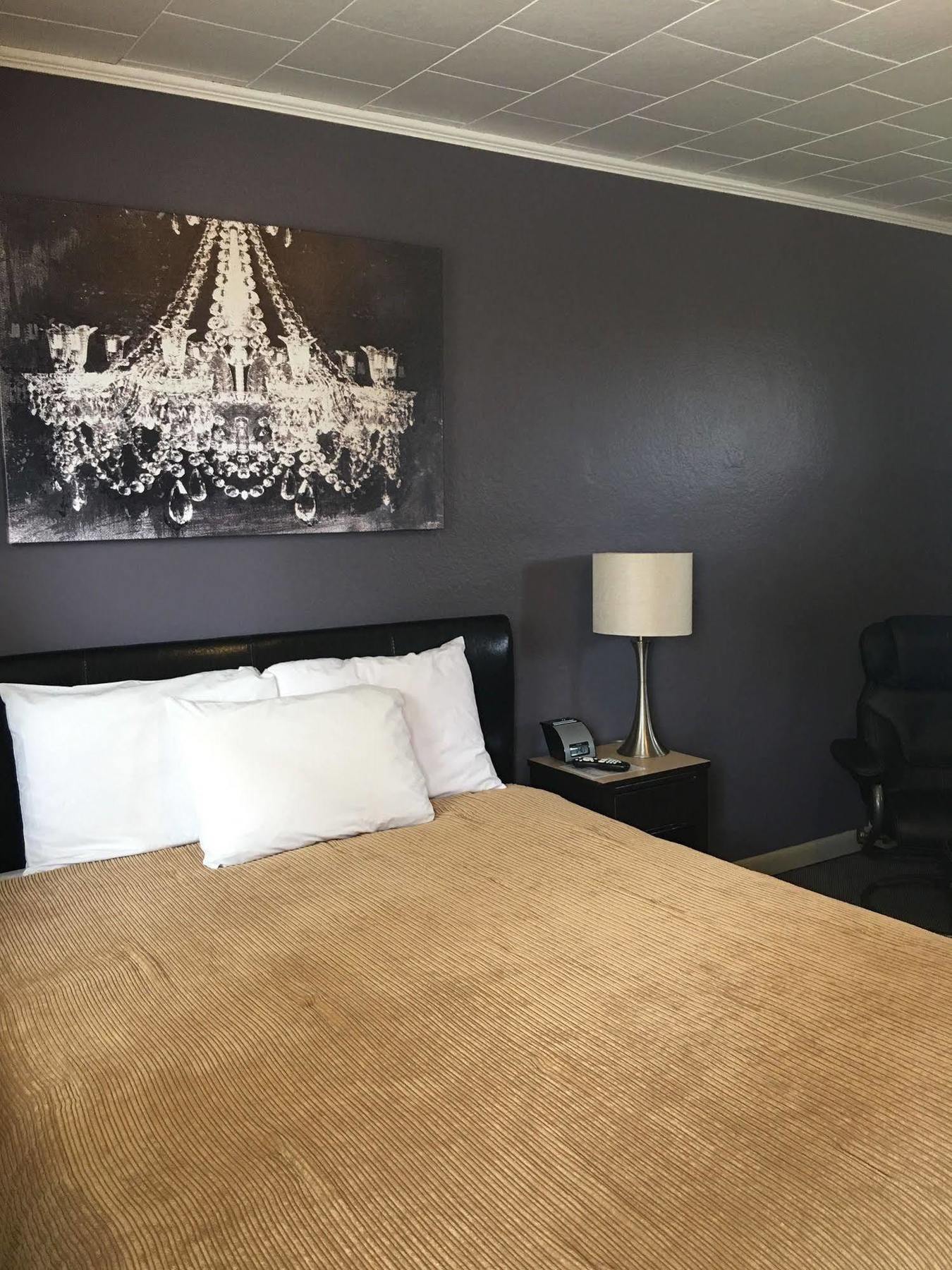 The Triangle Motel Alma Bagian luar foto